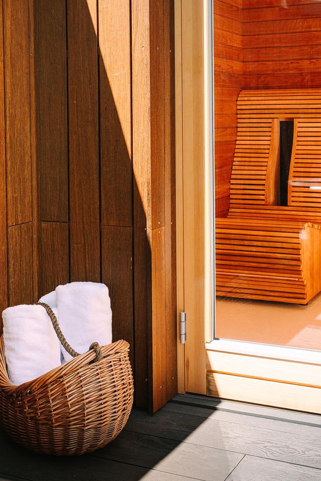 Lakeside Spa Lodge