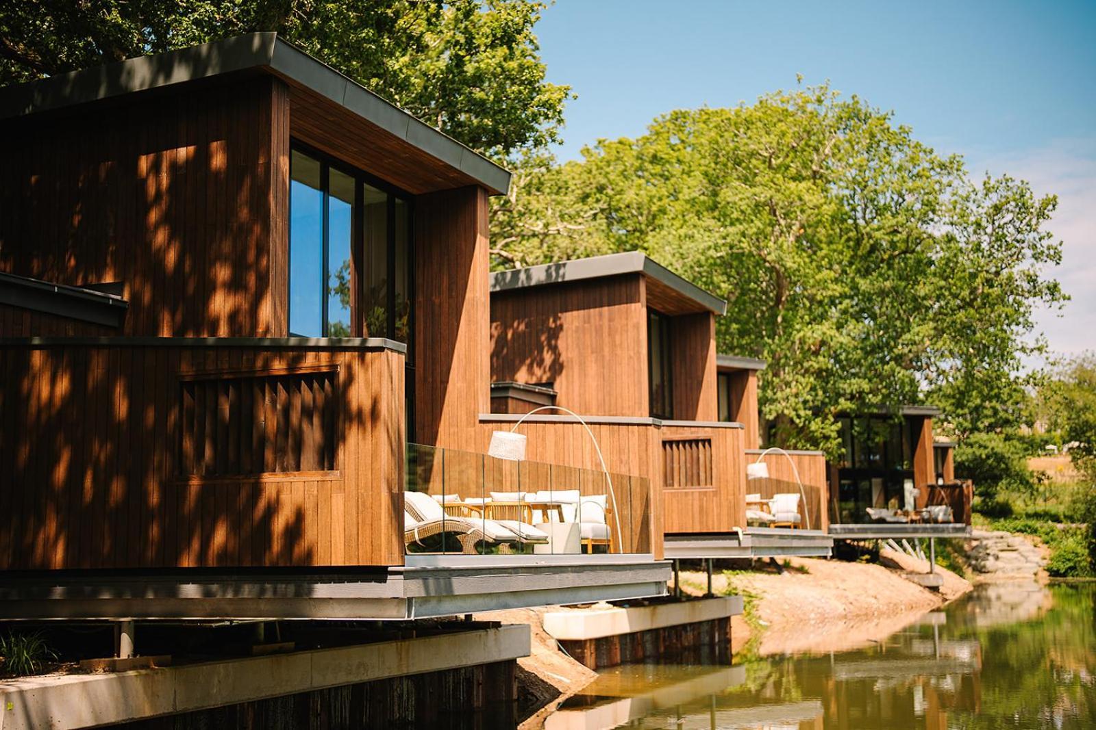 Lakeside Lodge